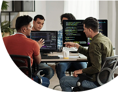 grupo de personas solucionando un problema